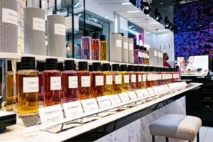 Ejemplos de los mejores expositores de perfumería de lujo
