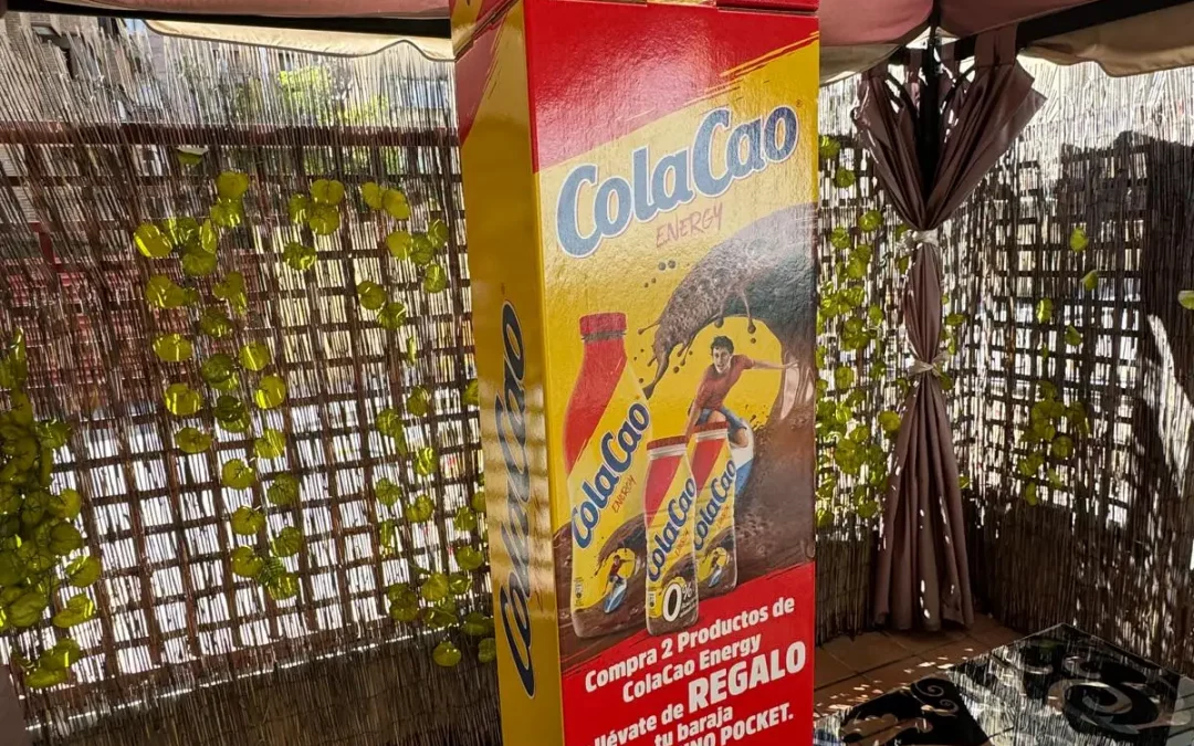 Cómo utilizar pódiums promocionales para lanzamientos de productos