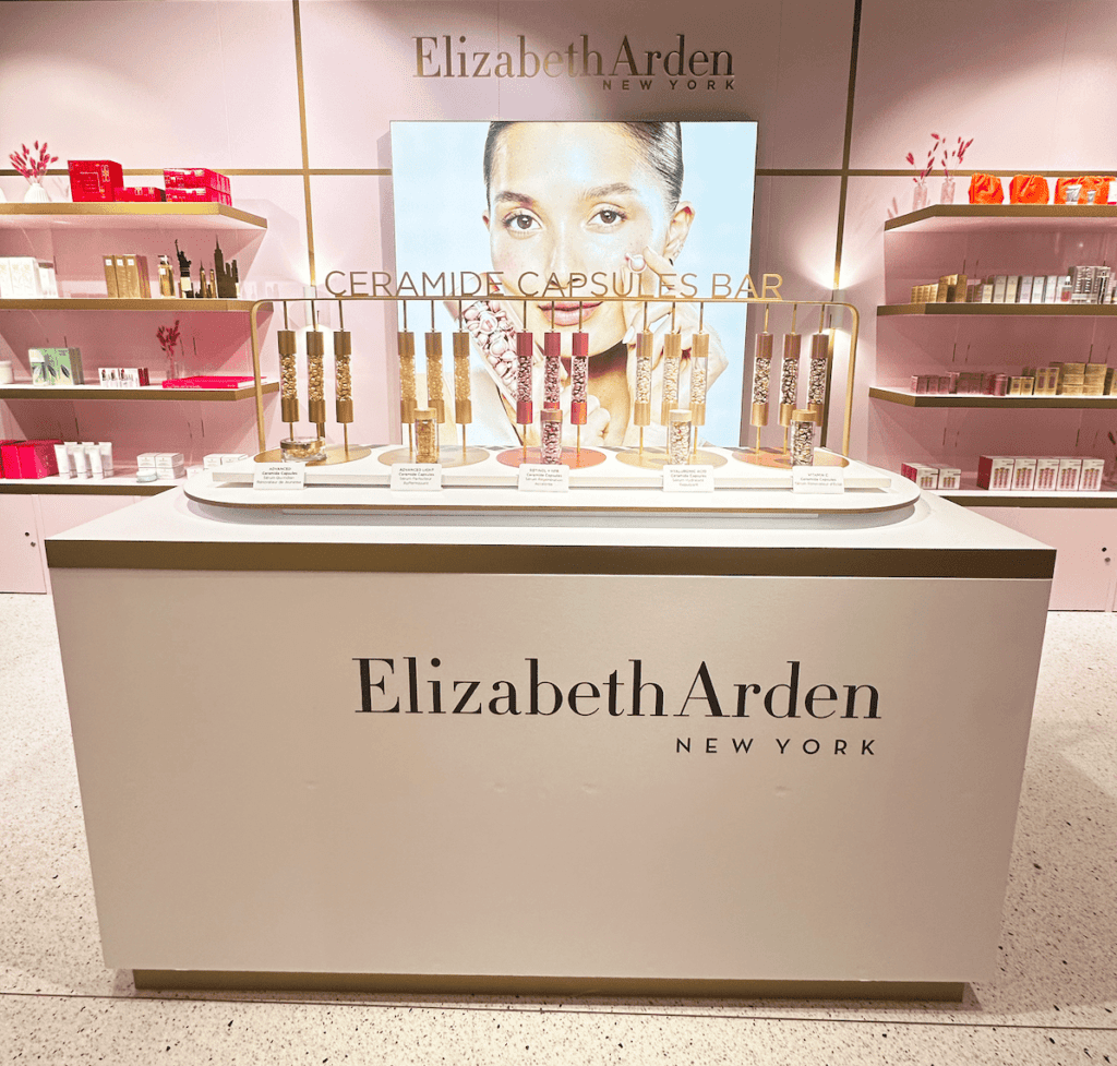 Mueble exhibidor de cosméticos para Elizabeth Arden diseñado por Mayence