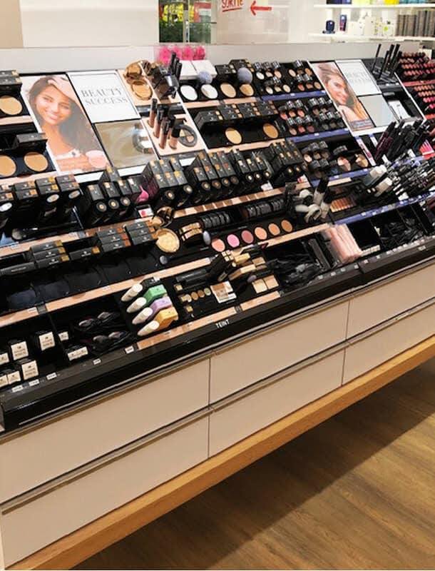 expositor-horizontal-cosmetica
